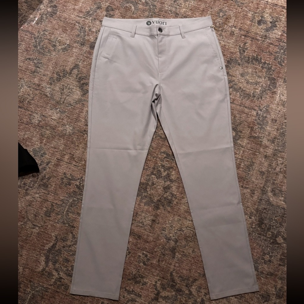 Vuori Cascade Tech Chino Pant